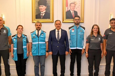 VALİ USTA, UMKE PERSONELİNİ MAKAMINDA AĞIRLADI