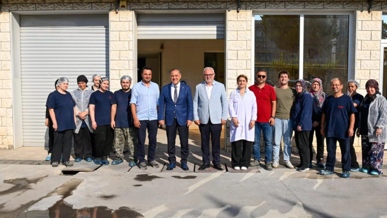 VALİ USTA’DAN KARDELEN KOZMETİK’E ZİYARET
