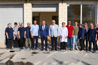 VALİ USTA’DAN KARDELEN KOZMETİK’E ZİYARET