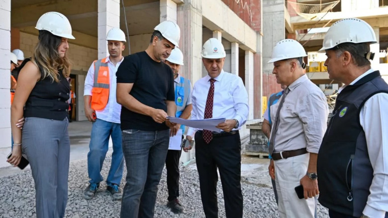 VALİLİK HİZMET BİNASI HIZLA YÜKSELİYOR