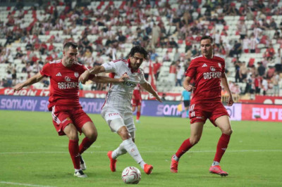 Antalyaspor evinde Pendikspor'a 3-2 mağlup oldu