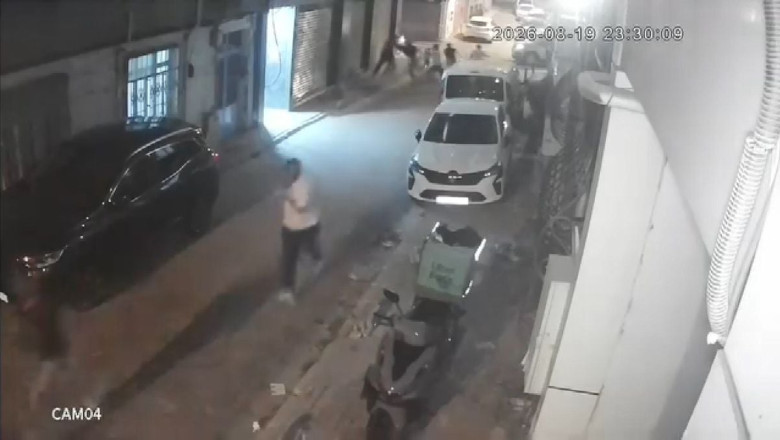 Bayrampaşa'da Polise Saldırı: 2 Polis Yaralı, 4 Şüpheli Tutuklandı
