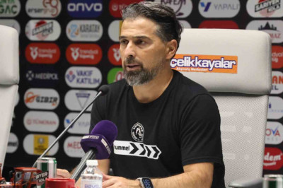 İlhan Palut: "Oyuncular sonuna kadar mücadele etti ve karakter koydu"