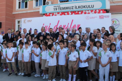 OKULLARDA İLK DERS ZİLİ ÇALDI
