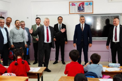 ARMUTLU’DA İLKÖĞRETİM HAFTASI ÖĞRENCİLERLE KUTLANDI