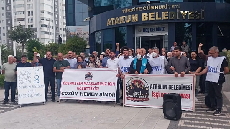 Atakum Belediyesi önündeki işçiler açlık grevini sonlandırdı