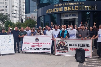 Atakum Belediyesi önündeki işçiler açlık grevini sonlandırdı