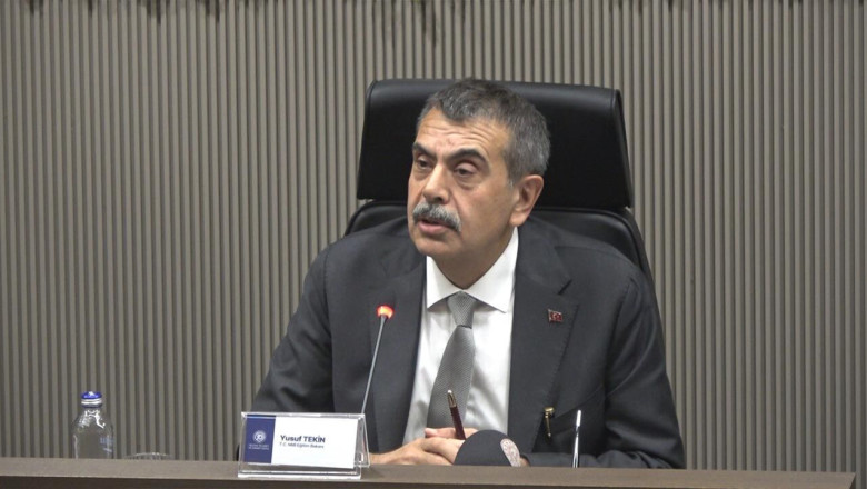 Bakan Tekin, Yalova’da Mesleki Eğitim-Sanayi Buluşmasına Katıldı