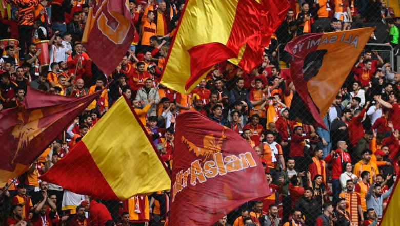 Forma giymekte zorlanıyorlardı! Galatasaray'da iki ayrılık birden