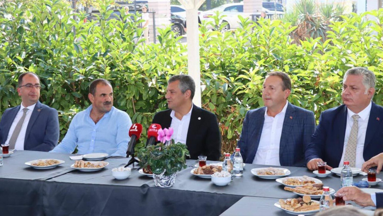 Özgür Özel Yalova’da Süs Bitkileri Üreticileriyle Buluştu