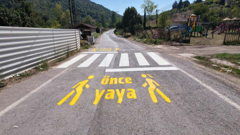 11 KÖYDE YAYA GÜVENLİĞİ ÇALIŞMALARI TAMAMLANDI
