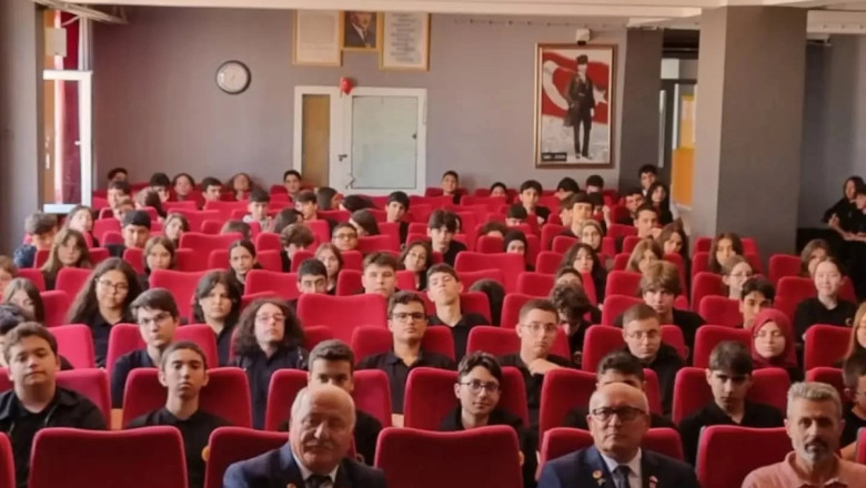 TECRÜBELERİNİ GENÇLERE AKTARDILAR
