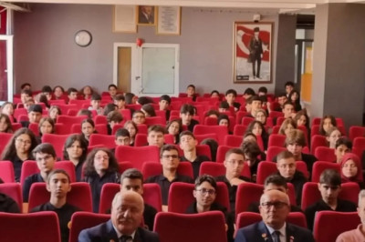TECRÜBELERİNİ GENÇLERE AKTARDILAR