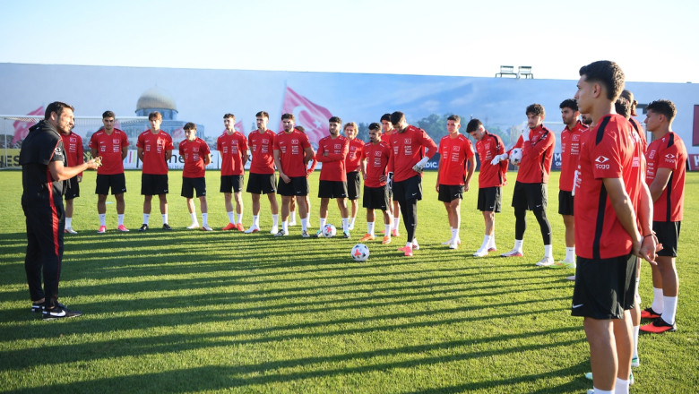 Ümit Milli Takımı, Ukrayna maçı öncesi ilk antrenmanını Ümraniye'de yaptı