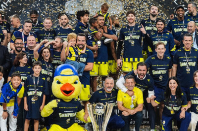 Fenerbahçe Tarfin Erkek Basketbol Takımı, Cumhurbaşkanlığı Kupası'nı aldı