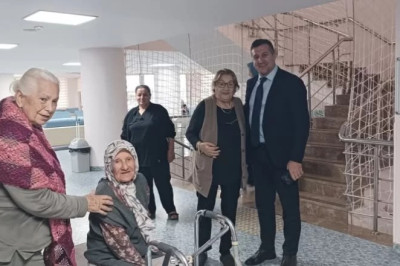 LAÇİN’DEN HUZUREVİ ZİYARETİ