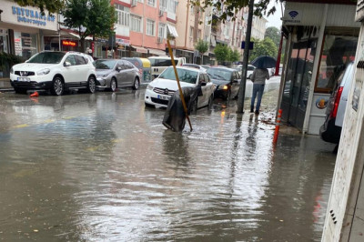 Mimar Sinan Caddesi’nde Altyapı Sorunu Esnafı Mağdur Ediyor