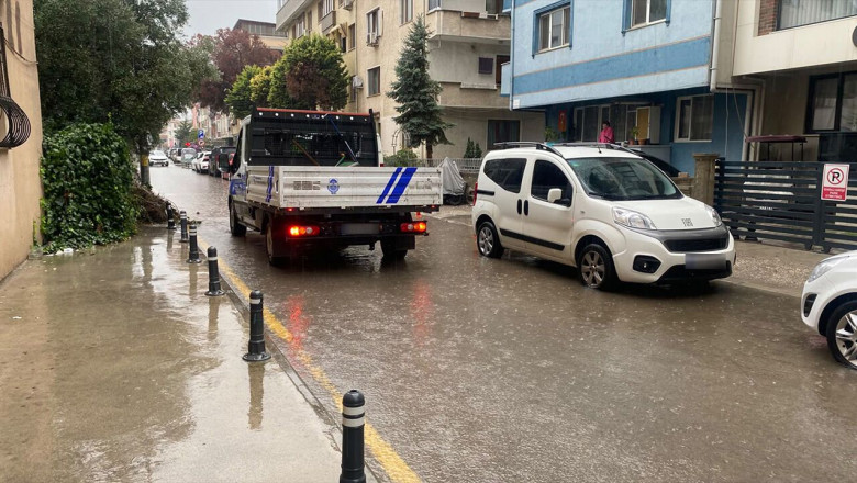 Yalova’da Sağanak Sonrası Yollar Göle Döndü