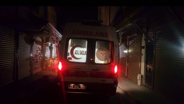 Elazığ'da Sarayatik Mahallesi'nde bıçaklı kavgada 2 kişi yaralandı