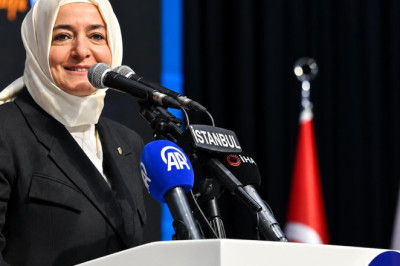 "163 milyon lirayı 4 ayda 20 katına çıkardılar" iddiası! Fatma Betül Sayan Kaya, AK Parti'deki görevinden istifa etti