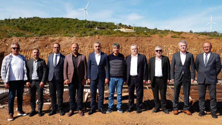 ARMUTLU’DA 16 DERSLİKLİ YENİ İLKOKUL İÇİN İLK ADIM ATILDI
