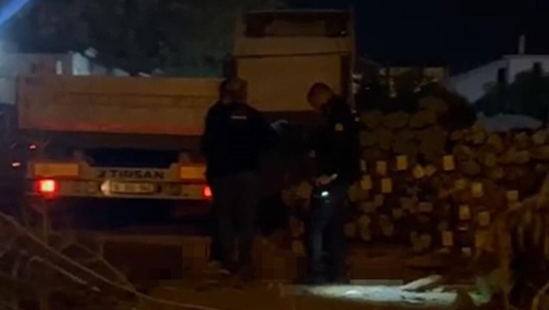 Yalova'da Demirlerin Altında Kalan İşçi Hayatını Kaybetti
