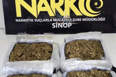 Sinop'ta araçta 2 kilo 892 gram uyuşturucu ele geçirildi, 3 şüpheli tutuklandı